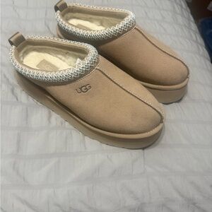 UGG Women's Beige Cozy Slippers